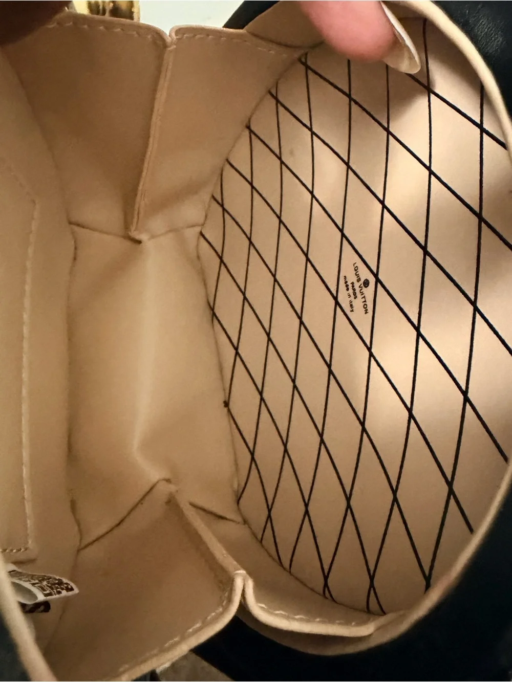 Louis Vuitton Black and White Round Crossbody with Gold Hardware - Picture 5 of 7
